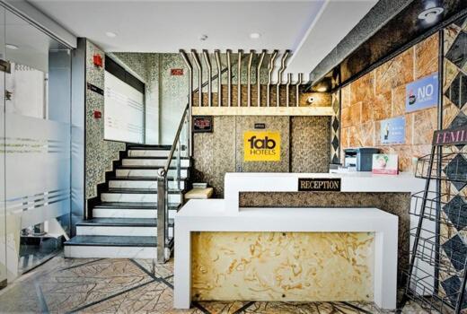 Hotel Metro ラクナウ エクステリア 写真